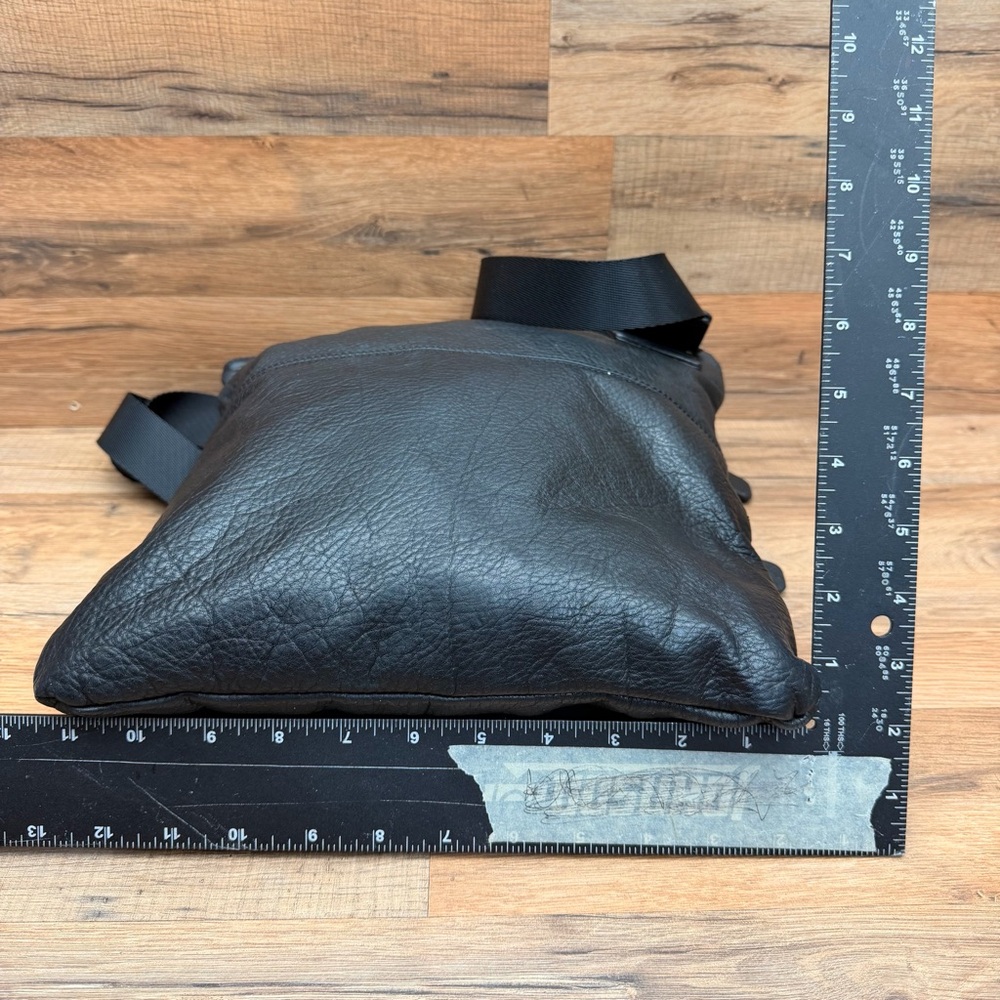 Margot Black Leather Triple Zip Compartment handbag Silver zip Pockets pebbled - Picture 6 of 9